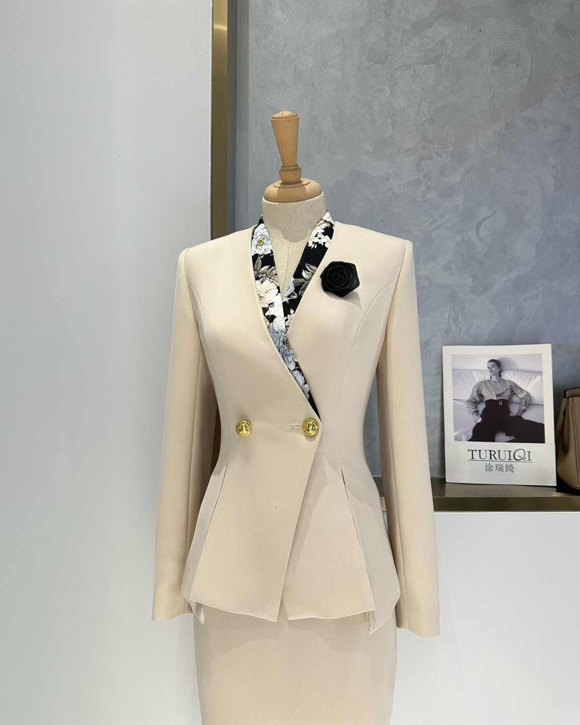 Elegant Peplum Women Suit Set  - đánh giá và giá Women Formal Wear For Conference
